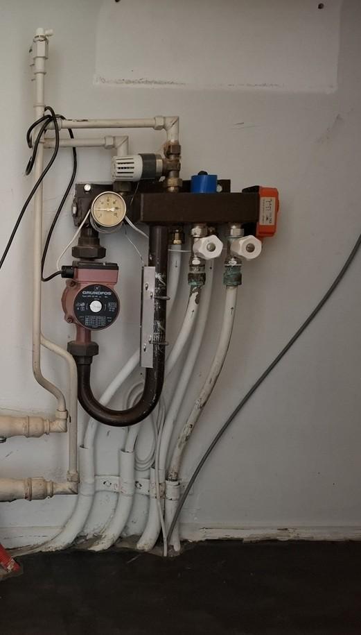 verdeler 2 groepen met Grundfos pomp, Ophalen, 30 tot 80 cm, Gebruikt, Overige typen