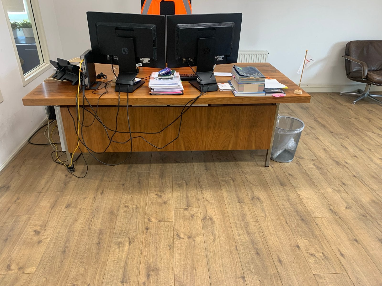 Vintage retro bureau  + vergadertafel, Huis en Inrichting, Bureaus, Gebruikt, Ophalen