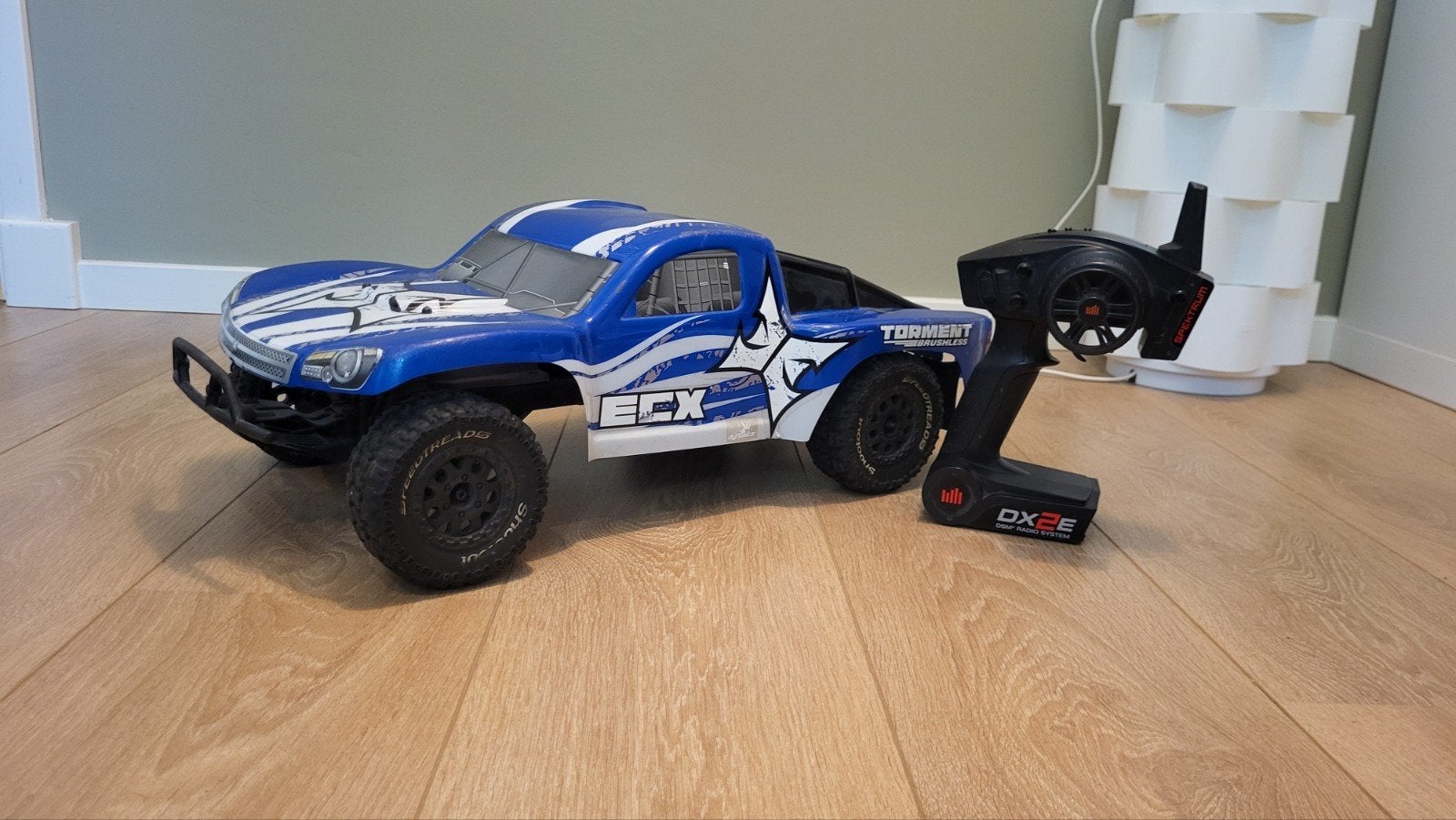 Torment Brushless 2rwd rc auto + fast charger, Elektro, Gebruikt, Auto offroad, Ophalen of Verzenden