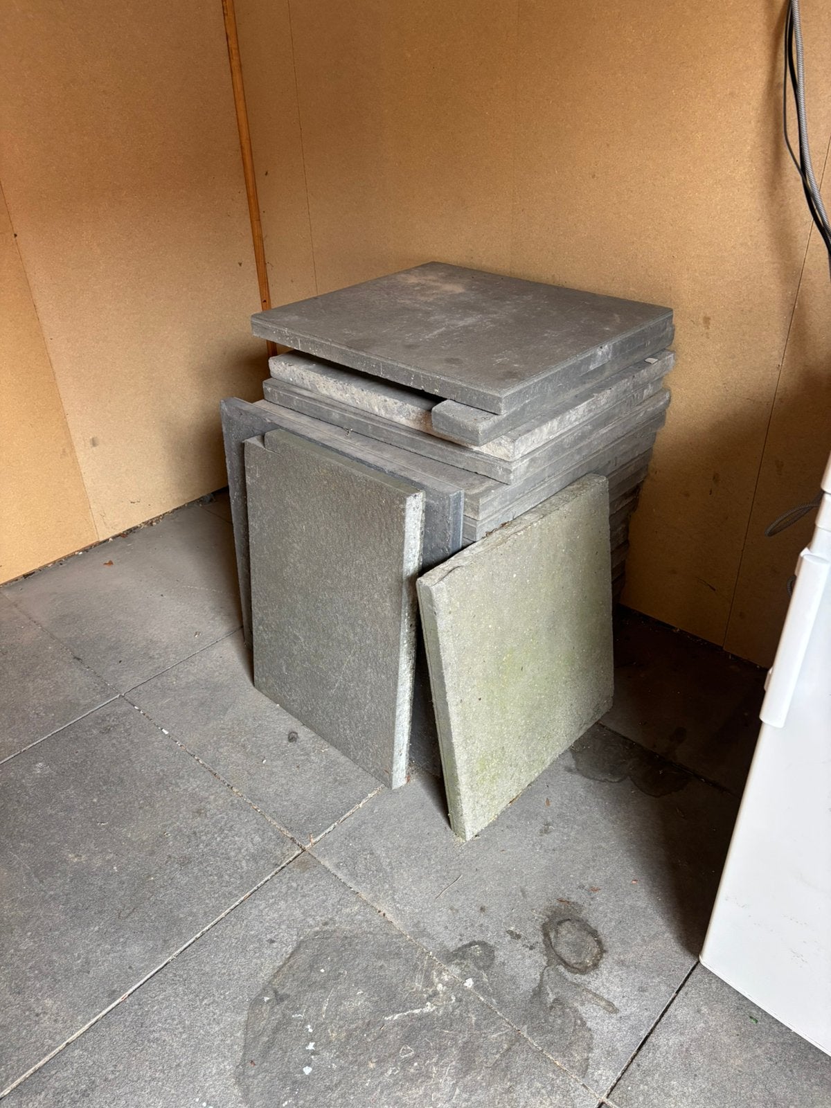 Gratis tegels op te halen!, Ophalen, Zo goed als nieuw, Beton, Terrastegels
