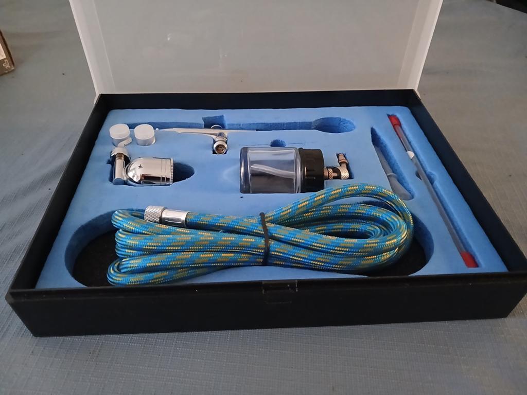 Airbrush set in goede staat, Ophalen of Verzenden, Gebruikt, Airbrush en Toebehoren