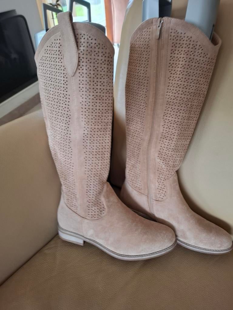 Beige laarzen maat 39, Ophalen of Verzenden, Zo goed als nieuw, Beige, Hoge laarzen