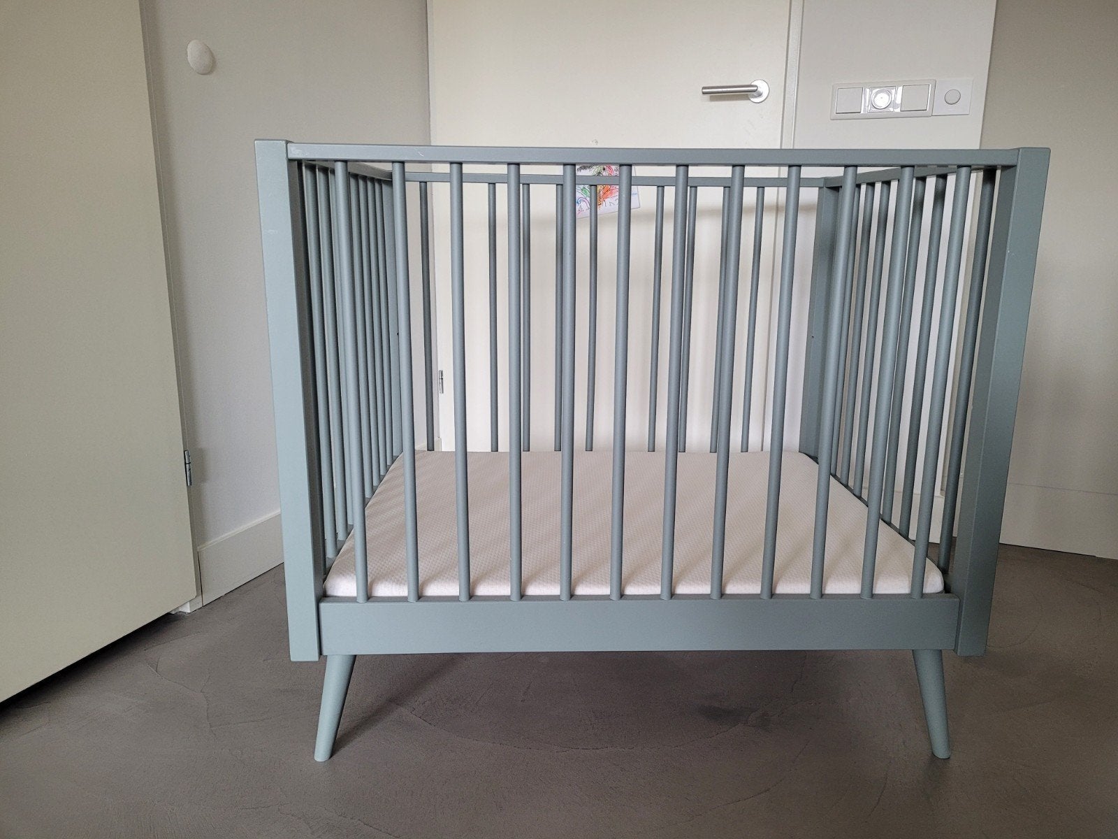 Europe Baby box Evy zeegroen, Kinderen en Baby's, Ophalen, Zo goed als nieuw, Rechthoekig, In hoogte verstelbaar