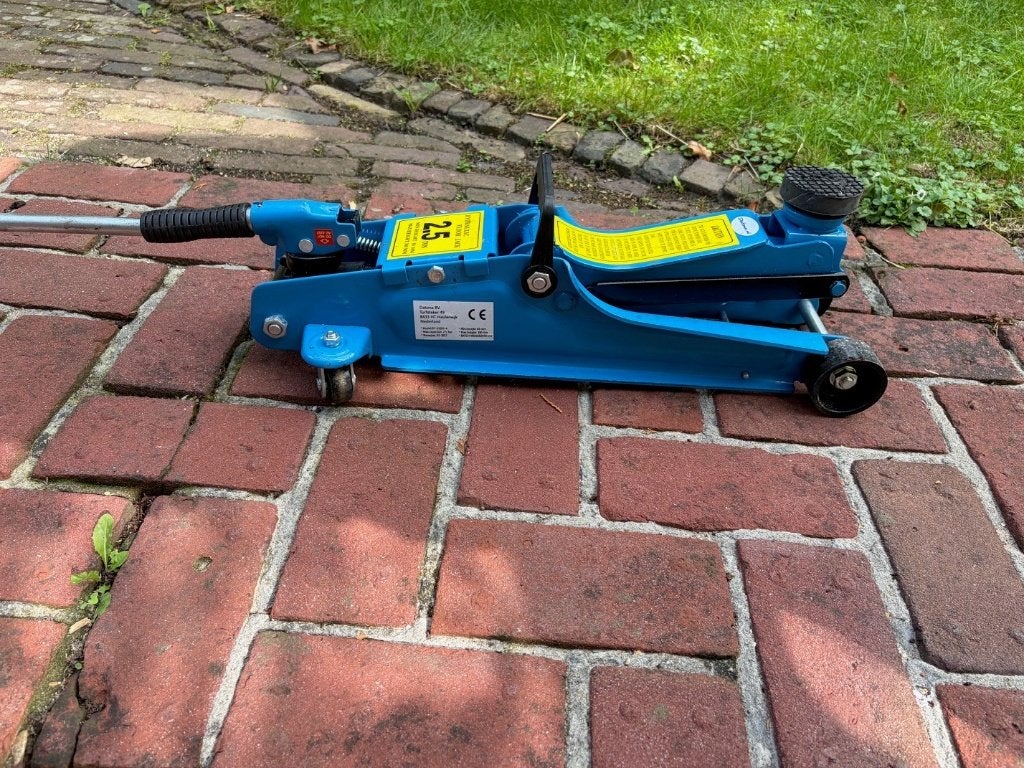 Hydraulische krik (2.5 ton), Ophalen, Zo goed als nieuw, Hydraulisch, Garagekrik