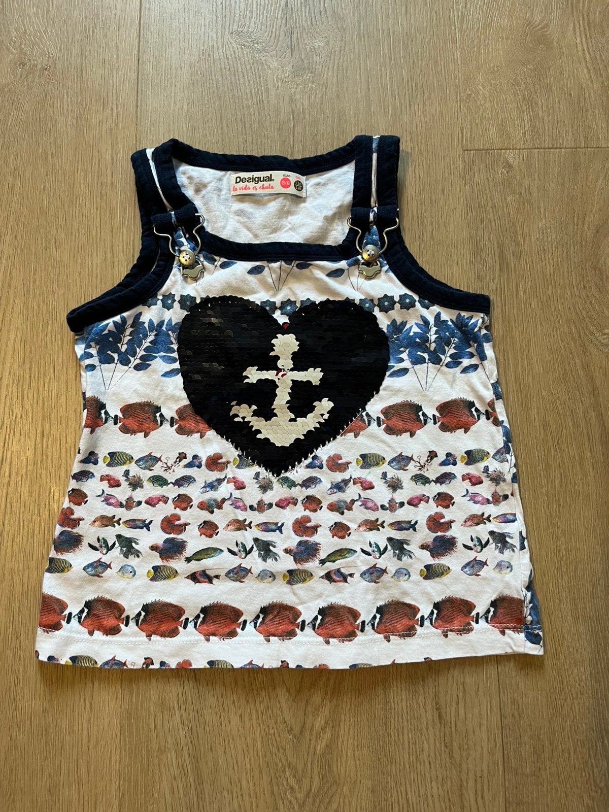 Shirt topje Desigual maat 110 zgan, Ophalen of Verzenden, Zo goed als nieuw, Meisje, Shirt of Longsleeve