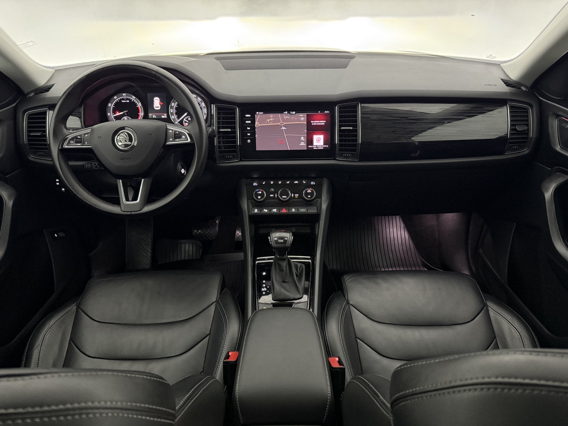 Skoda Kodiaq 1.5 TSI Style Business | 360° | Sfeer | Carpla, Auto's, Skoda, Euro 6, 4 cilinders, 150 pk, Wit