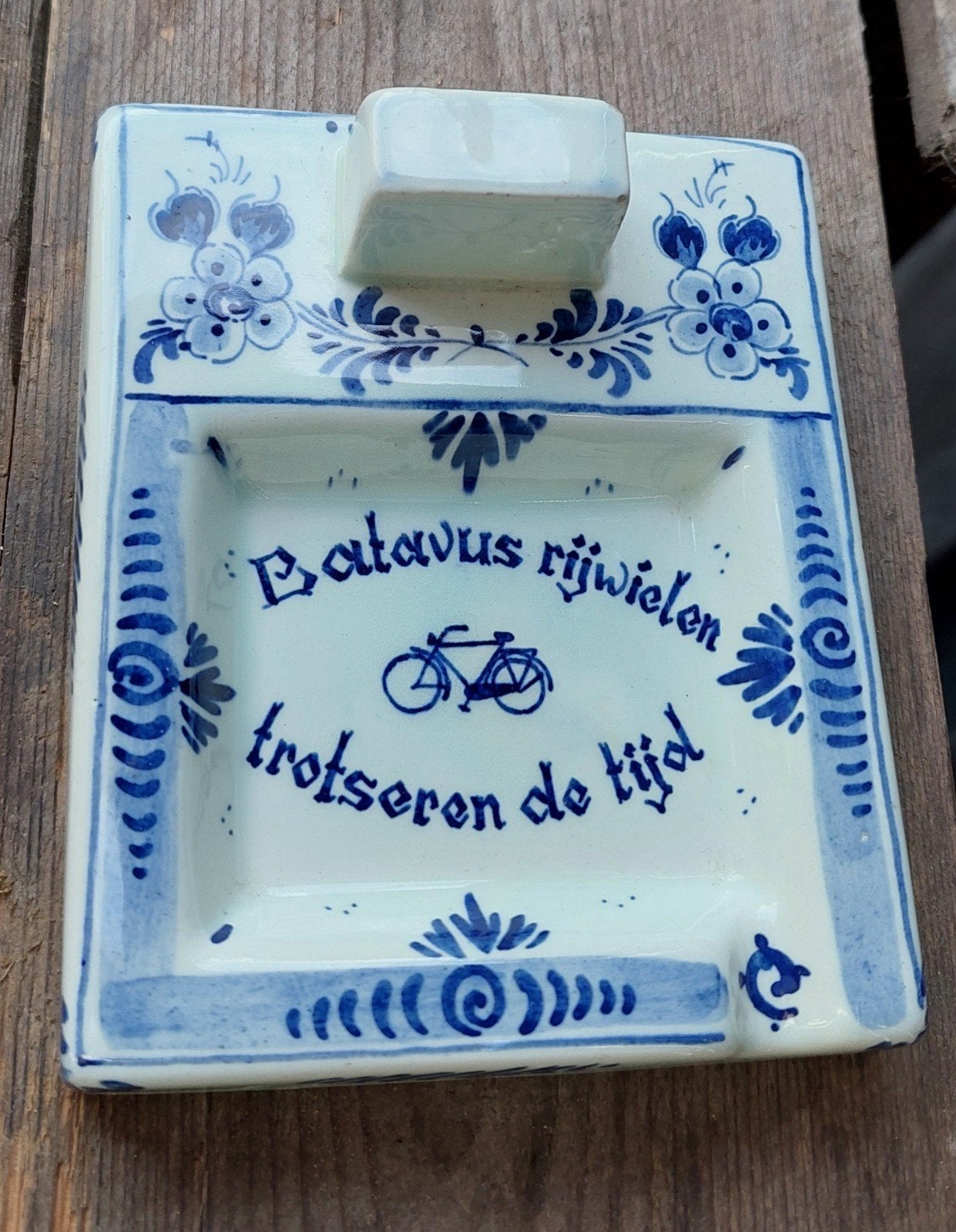 Vintage Delfts Blauw Batavus Rijwielen asbak, Ophalen of Verzenden, Gebruikt, Gebruiksvoorwerp