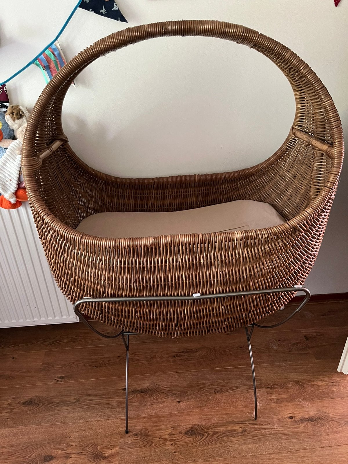 Rattan wieg | Rattan cradle, Kinderen en Baby's, Ophalen, Gebruikt, Wieg