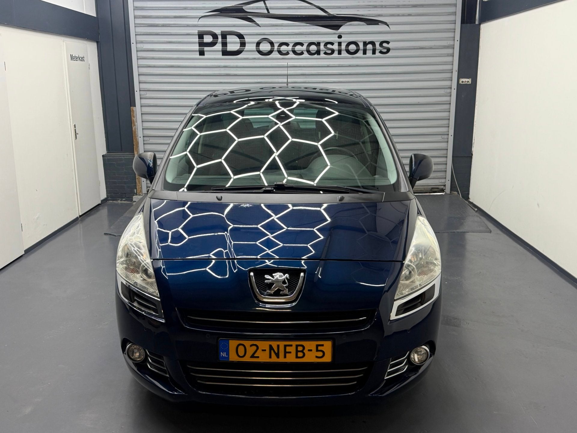 Peugeot 5008 1.6 THP ST 5p. - Pano - Trekhaak - Clima - Nieu, Auto's, Voorwielaandrijving, Euro 5, Stof, Zwart