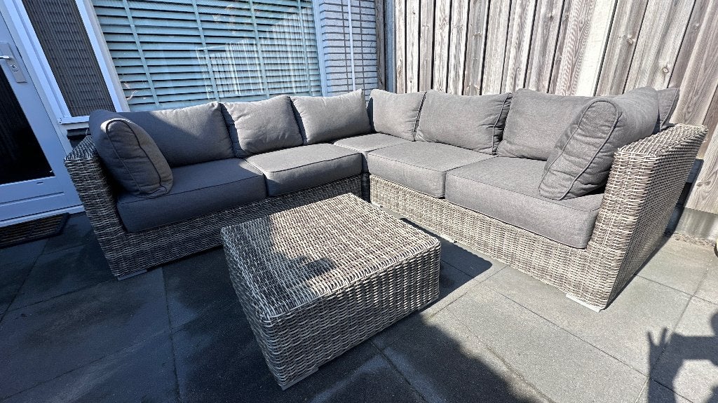 Mooie ruime loungeset  €125 | DIRECT OPHALEN!
