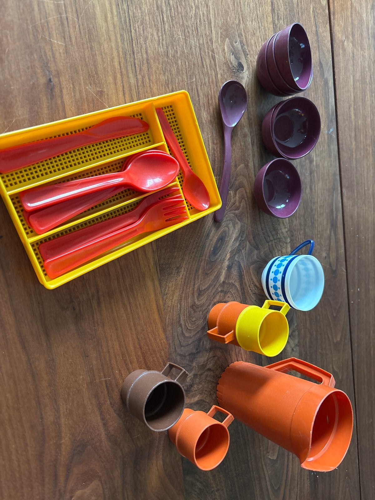 Kinderservies tupperware, en nog los bestek en kopjes, Ophalen of Verzenden, Gebruikt, Jongen of Meisje
