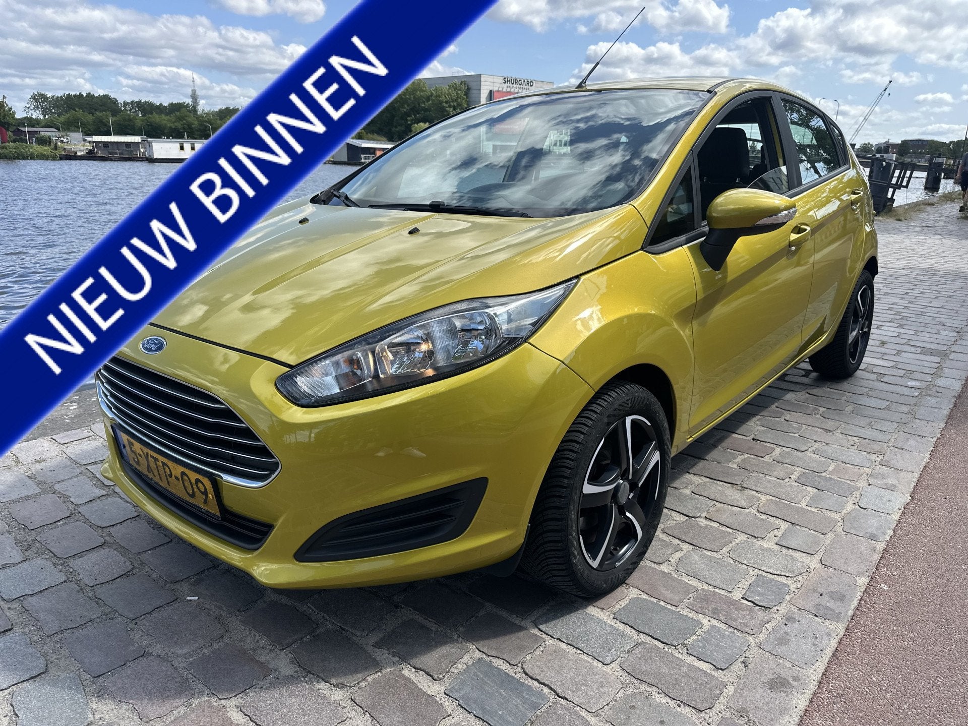 Ford Fiesta 1.0 Style Nwe Distributie ! airco navi apk, Auto's, Voorwielaandrijving, Euro 5, Stof, Zwart