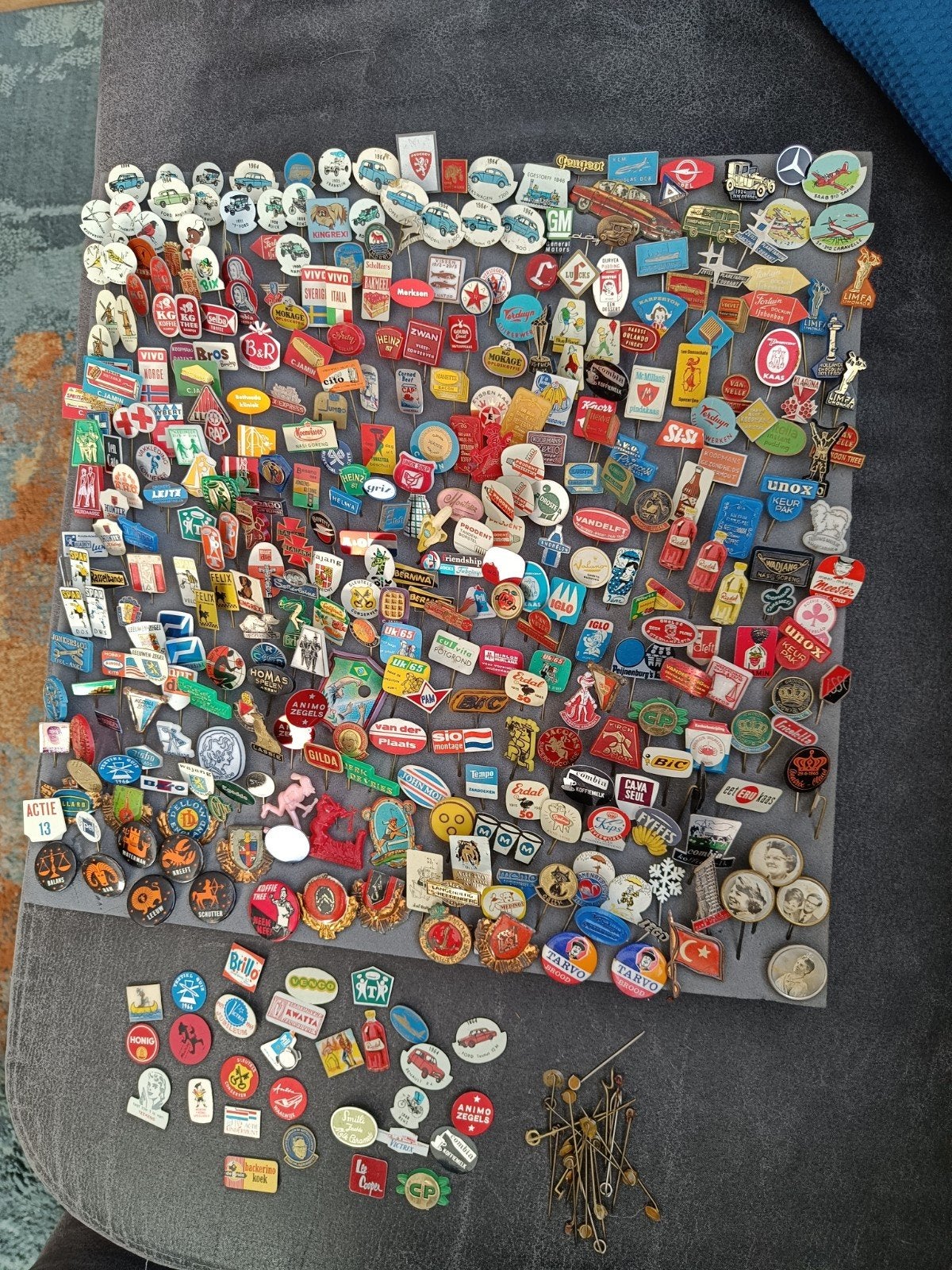 Grote collectie vintage speldjes en pins, Verzamelen, Ophalen of Verzenden, Gebruikt, Merk, Speldje of Pin