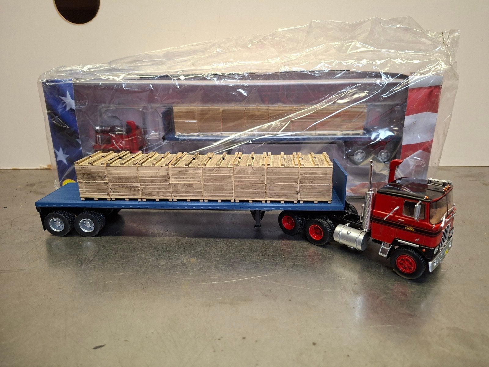 Mack f700 Altaya 1:43 nieuw in verpakking, Hobby en Vrije tijd, Modelauto's | 1:50, Ophalen of Verzenden, Nieuw, Bus of Vrachtwagen