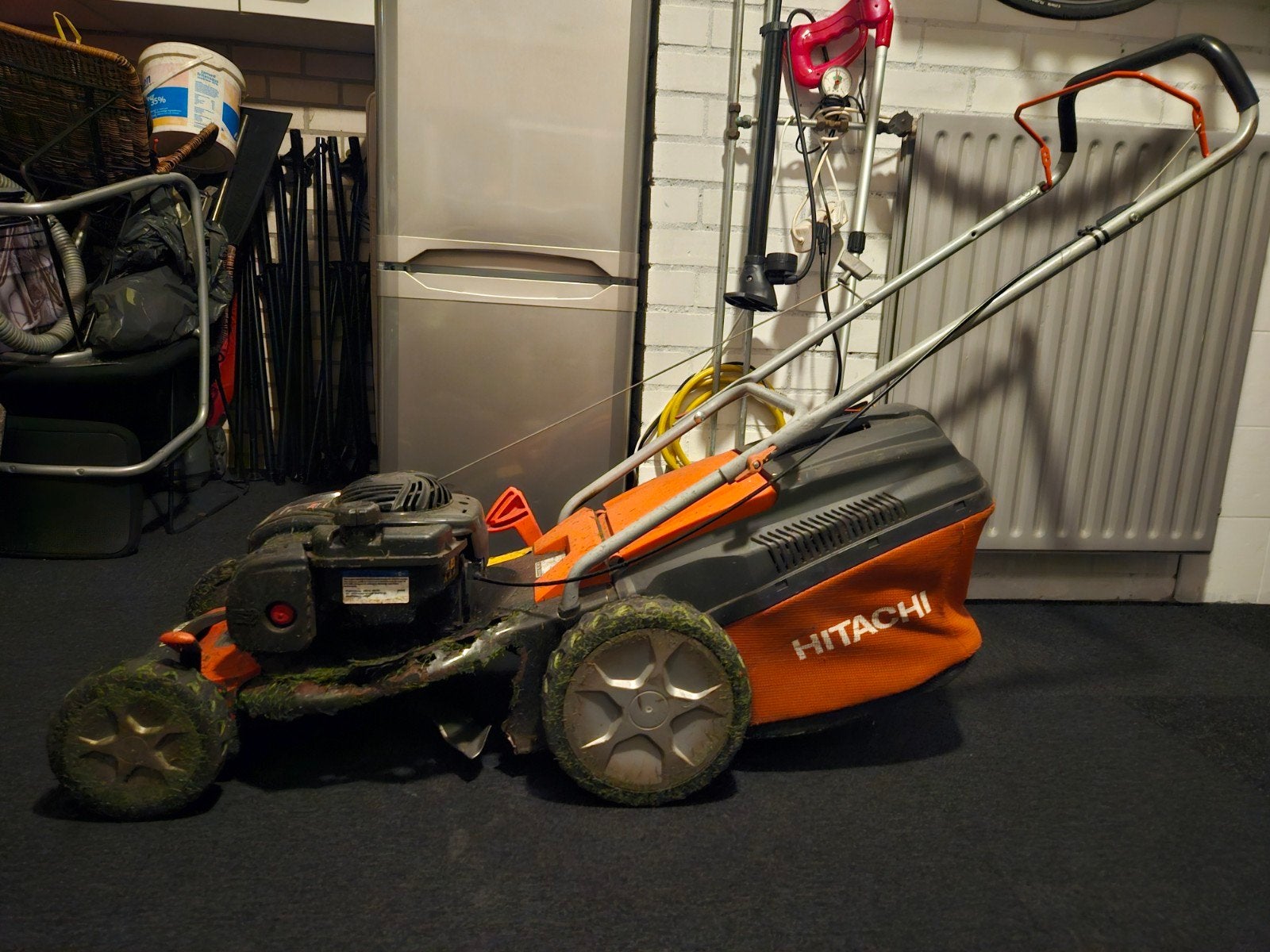te koop Hitachi benzine Grasmaaier alleen maaidek verroest, Gebruikt, Ophalen of Verzenden, Opvangbak, Benzine-grasmaaier
