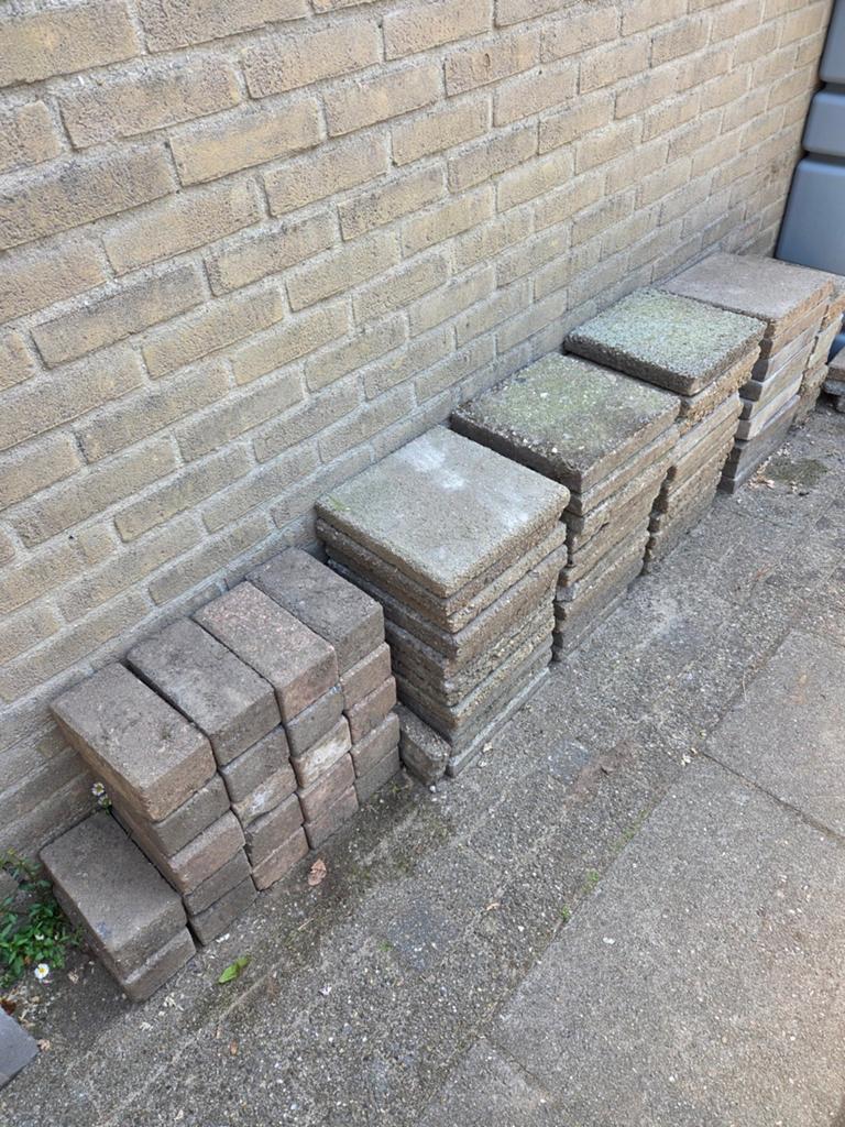 Gebruikte terrastegels 30 bij 30 en klinkers, Ophalen of Verzenden, Gebruikt, Beton, Klinkers