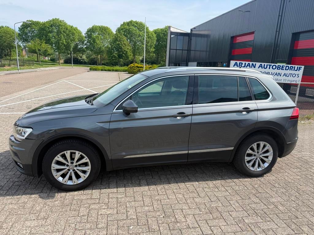 Volkswagen Tiguan 1.4 TSI ACT Connected Series, Auto's, Volkswagen, Euro 6, 4 cilinders, 150 pk, Origineel Nederlands