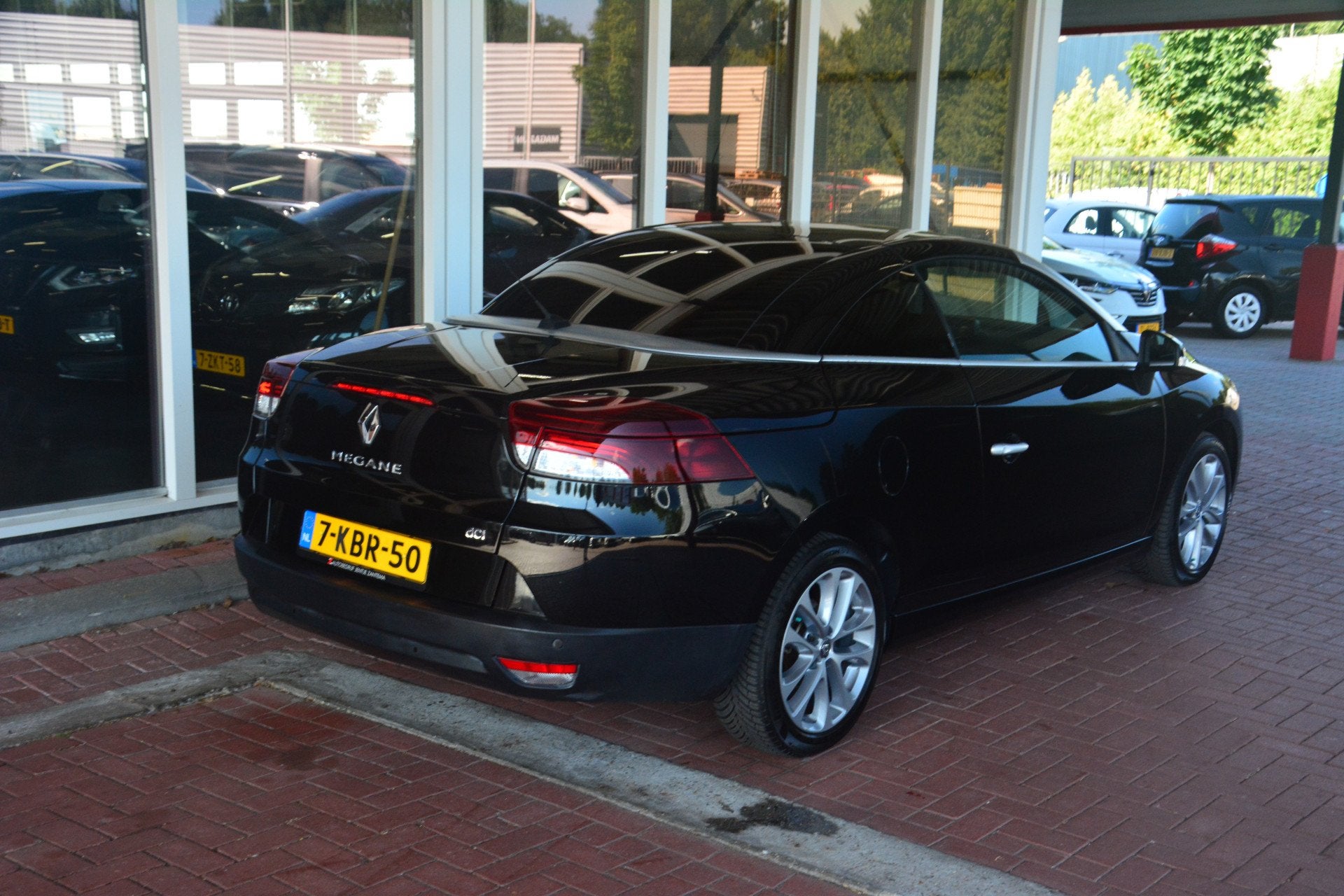 Renault Mégane megane cabrio Nette Megane cabrio zeer goed, Auto's, Renault, Euro 5, Gebruikt, 750 kg, 4 stoelen