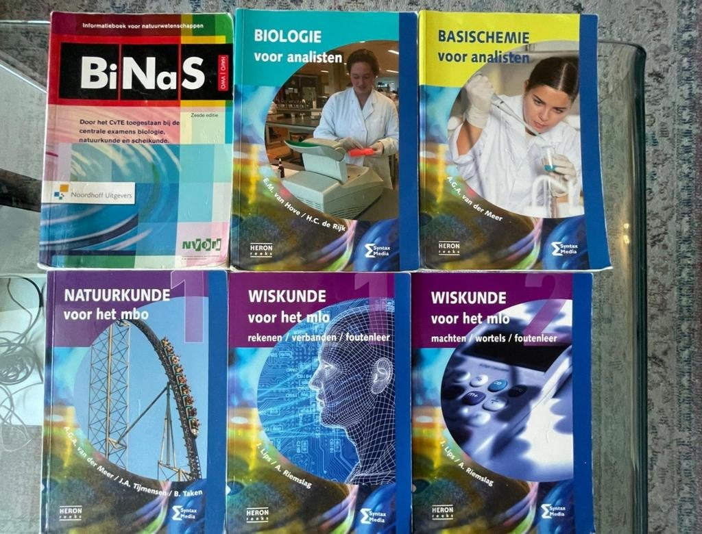 Schoolboeken+labjas voor analisten opleiding, Ophalen, Gelezen, Overige niveaus