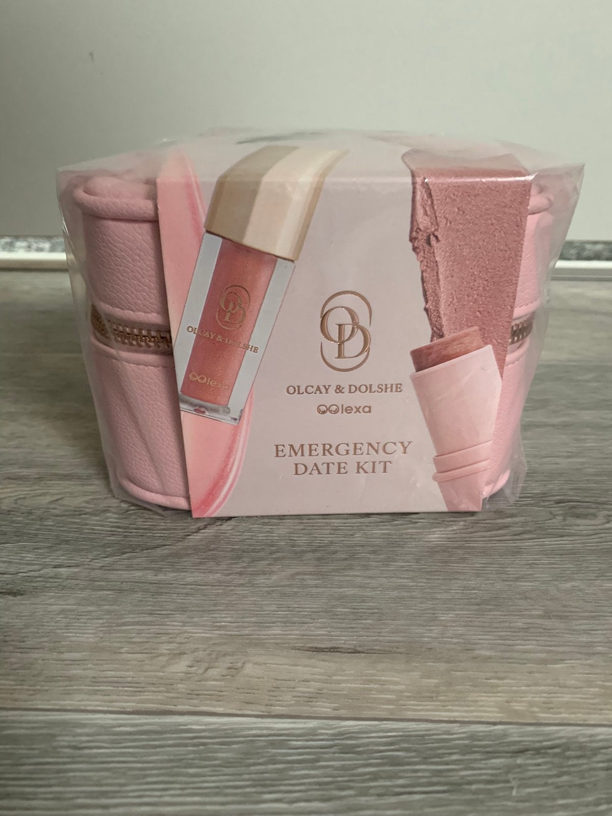 Olcay Gulsen & Dolshe & Lexa EMERGENCY DATE KIT met inhoud, Ophalen of Verzenden, Nieuw, Gehele gezicht, Make-up