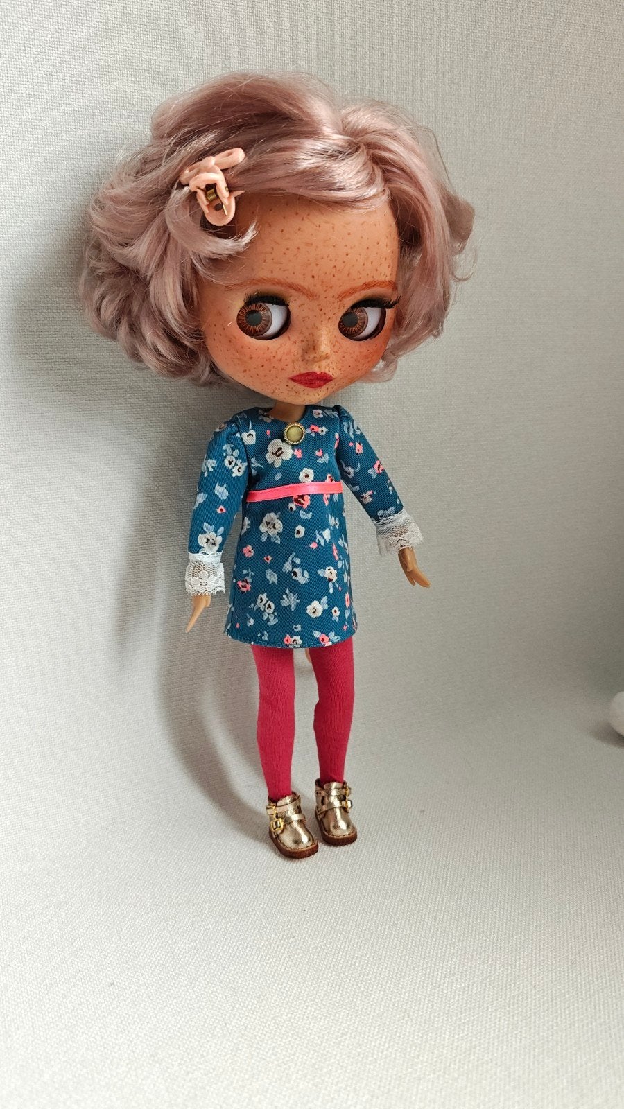 Jurkje met kousen voor Blythe, Verzamelen, Ophalen of Verzenden, Pop