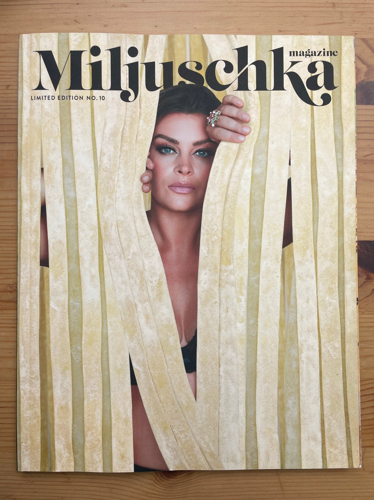 Miljuschka magazine no 10, Boeken, Ophalen, Zo goed als nieuw, Muziek, Film of Tv