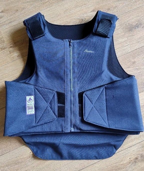 Body en schouder protector Beta level 3 merk Sydney maat XL, Ophalen, Gebruikt, Rijden, Bodyprotector