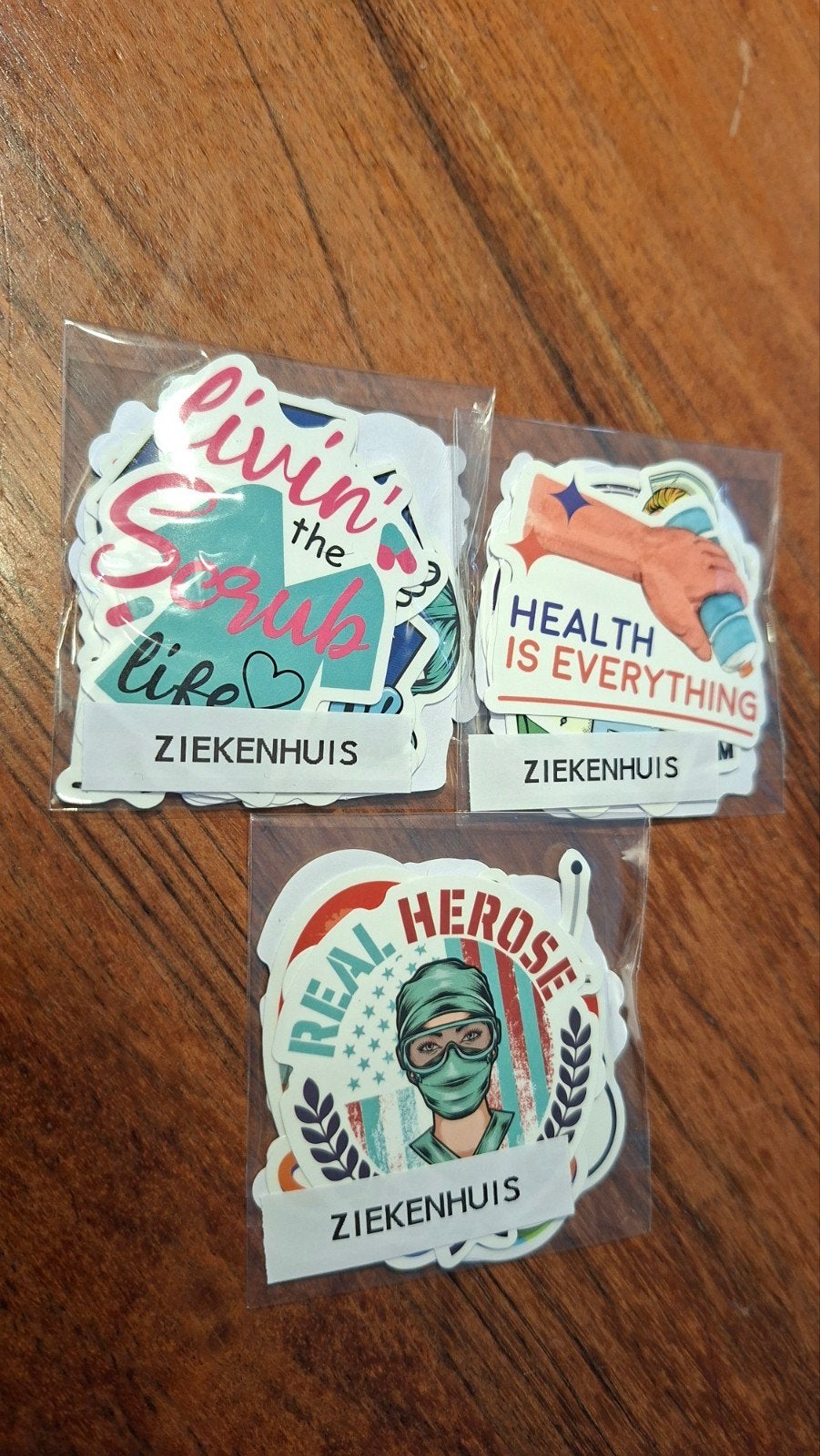 Ziekenhuis stickers - 10 verschillende per zakje, Ophalen of Verzenden, Nieuw, Bedrijf of Vereniging