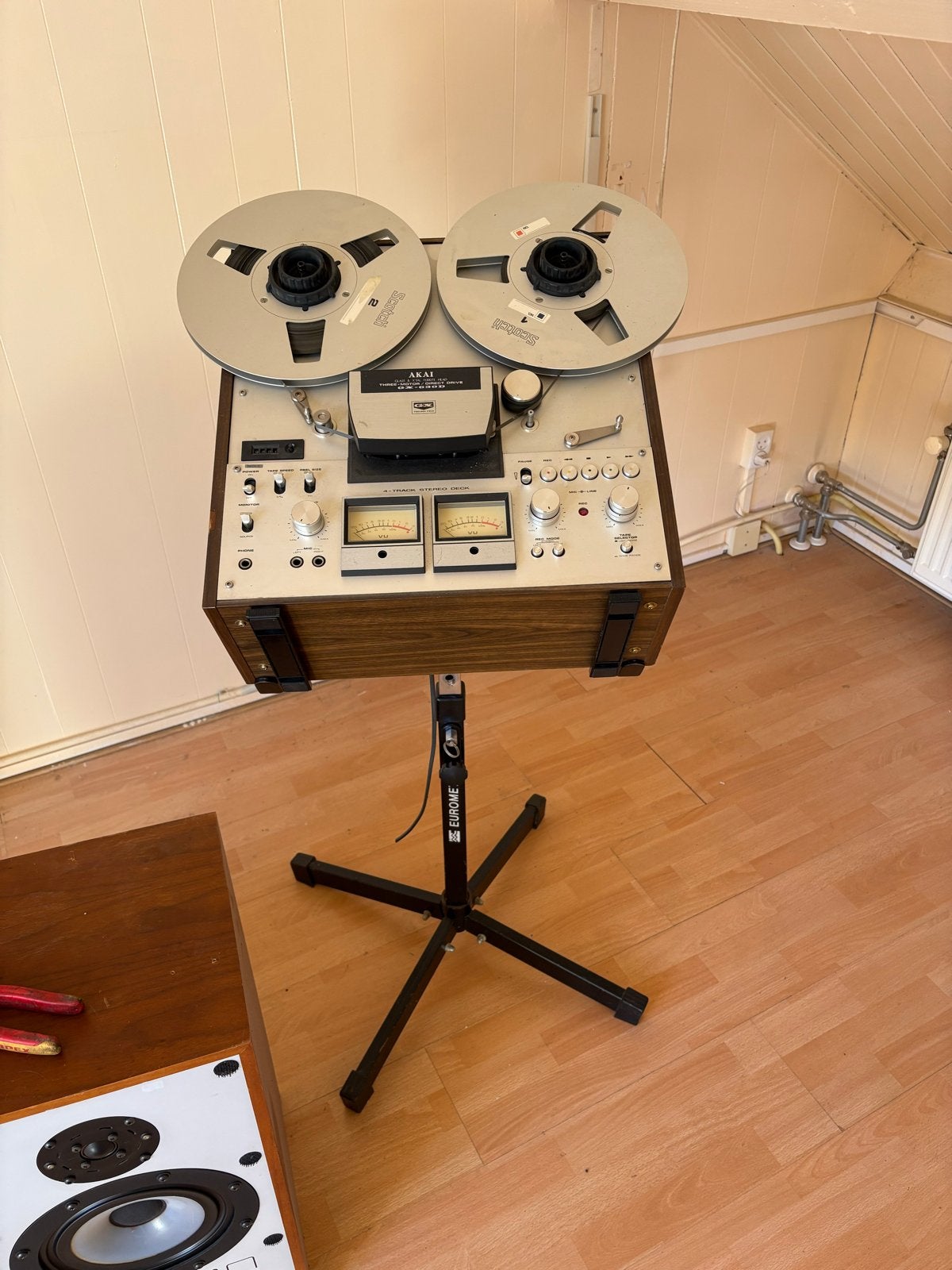 Vintage Akai GX-630D Bandrecorder met statief, Ophalen, Bandrecorder