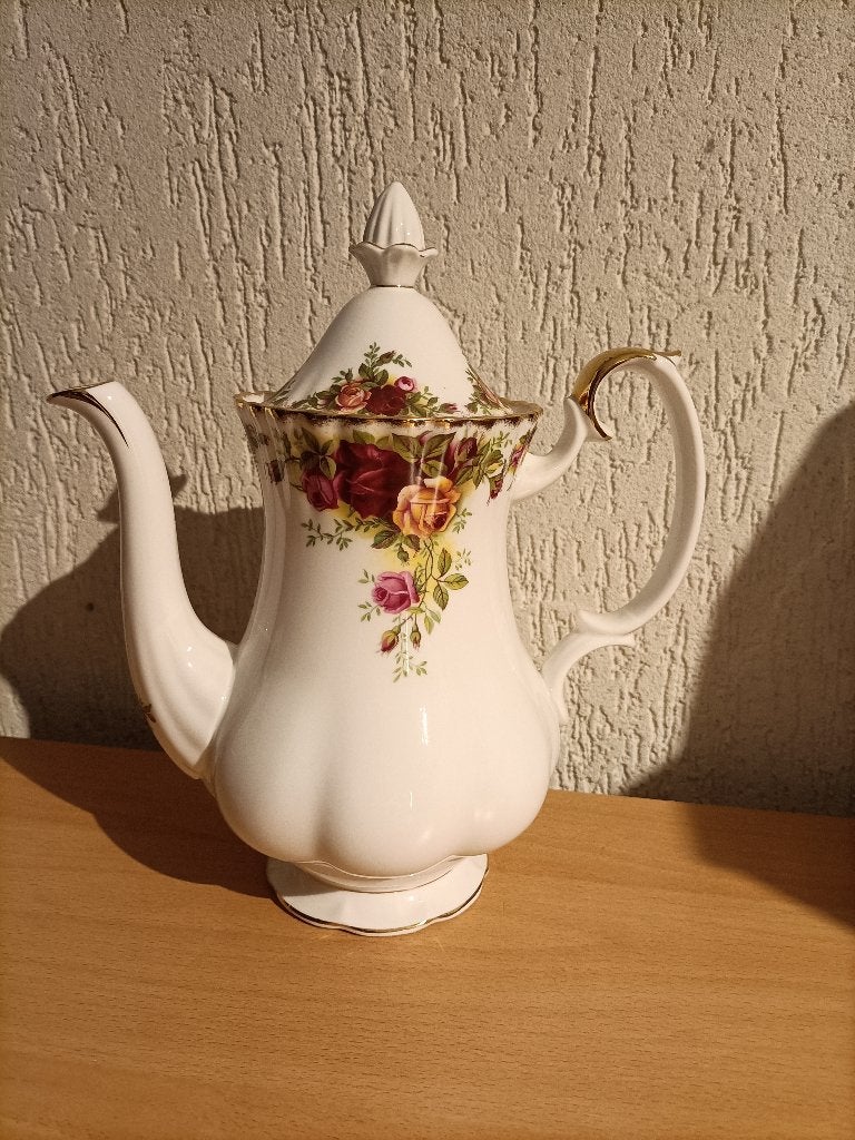 Royal Albert koffiepot, Ophalen