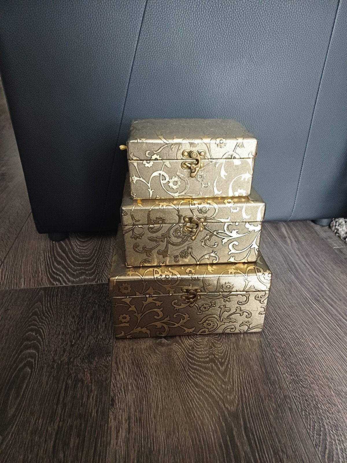 Set van 3 decoratieve opbergkisten met goudkleurig patroon, Ophalen of Verzenden, Gebruikt, Goud