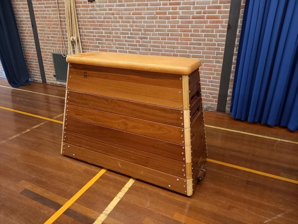 Turnkast / Gymkast - Vintage Houten, Sport en Fitness, Ophalen, Gebruikt, Bruin, Materiaal