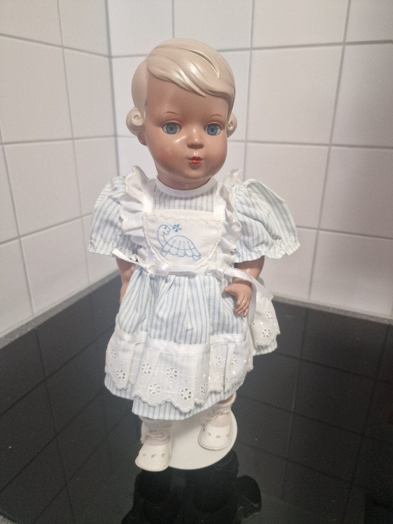 Vintage Schildkröt pop Inge 41 REP met originele kleding, Ophalen