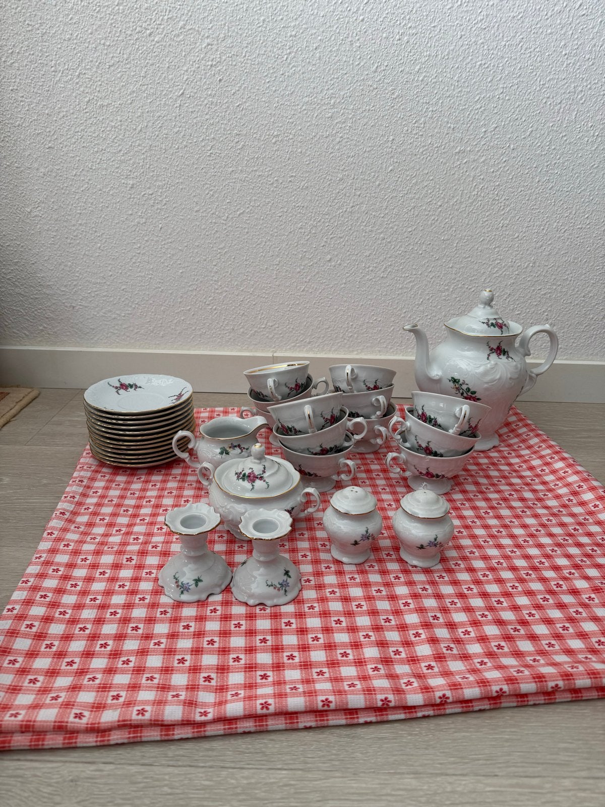 Prachtig porseleinen theeservies met bloemmotief, Ophalen