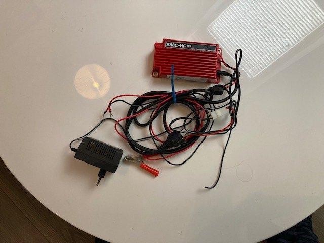 Smc-hf 100 battery charger, Ophalen of Verzenden, Gebruikt