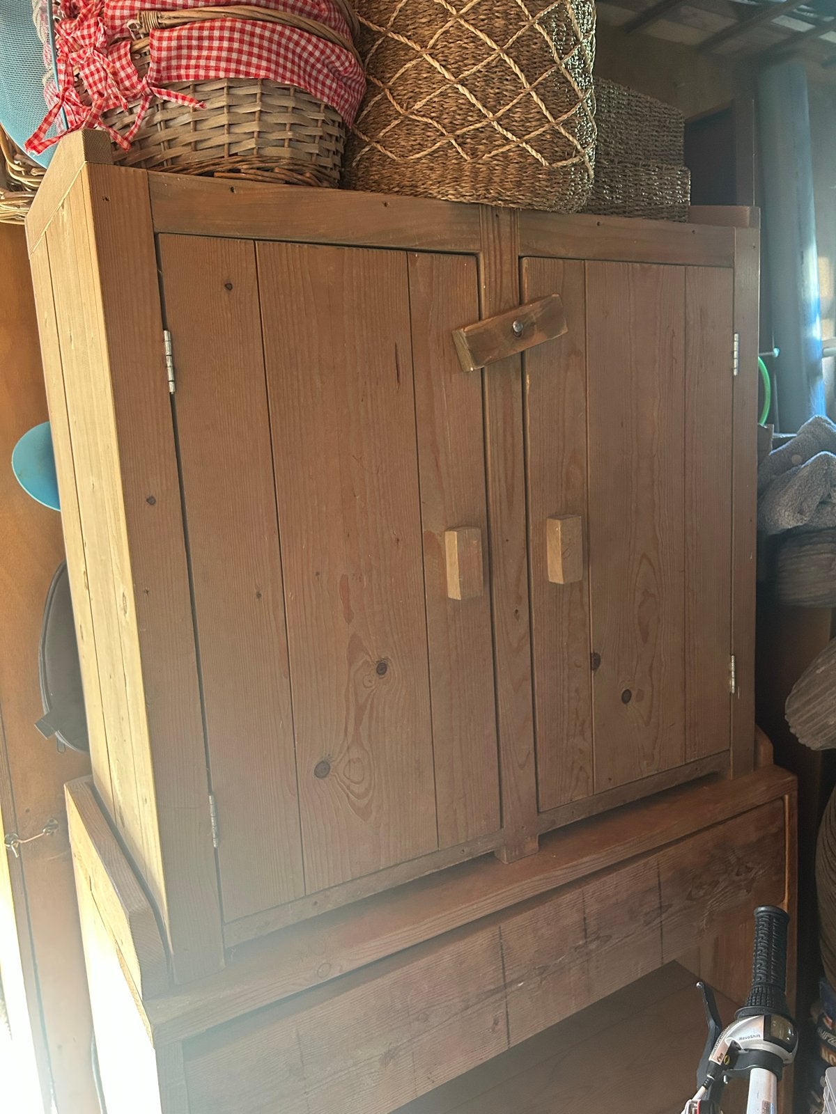 Houten kastje/commode met planken, Huis en Inrichting, Ophalen, Gebruikt