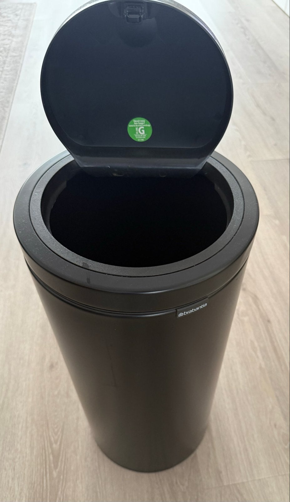 Brabantia prullenbak mat zwart - zo goed als nieuw, 30 tot 40 liter, Ophalen, Zo goed als nieuw, Metaal