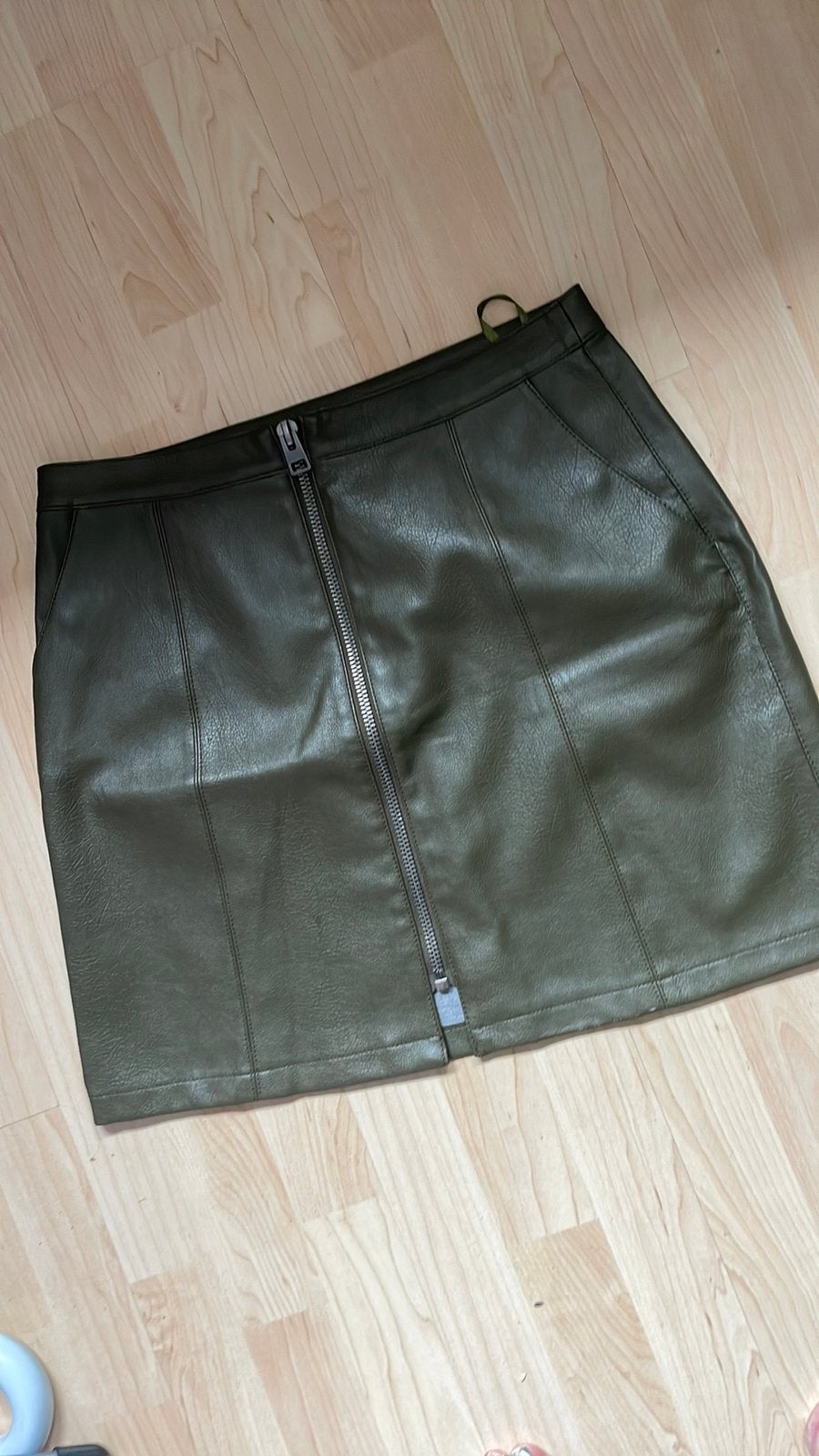 Nieuw groen leerlook rokje maat M. Vera moda, Maat 38/40 (M), Nieuw, Ophalen of Verzenden, Boven de knie