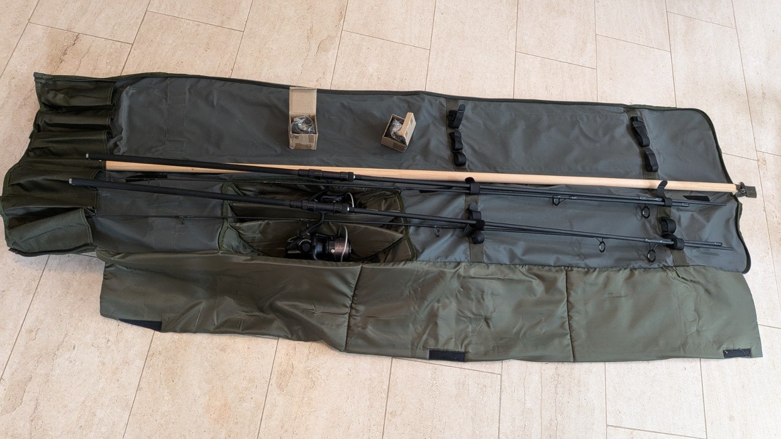 Complete Karperset: 2x MAD Detonator +  Daiwa Crosscast BK5, Ophalen, Zo goed als nieuw, Complete set