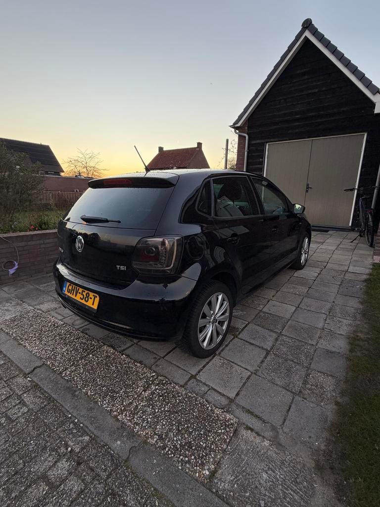 Volkswagen Polo 1.2 TSI 66KW 2013 Zwart, Auto's, Volkswagen, Voorwielaandrijving, 4 cilinders, Zwart, Handgeschakeld