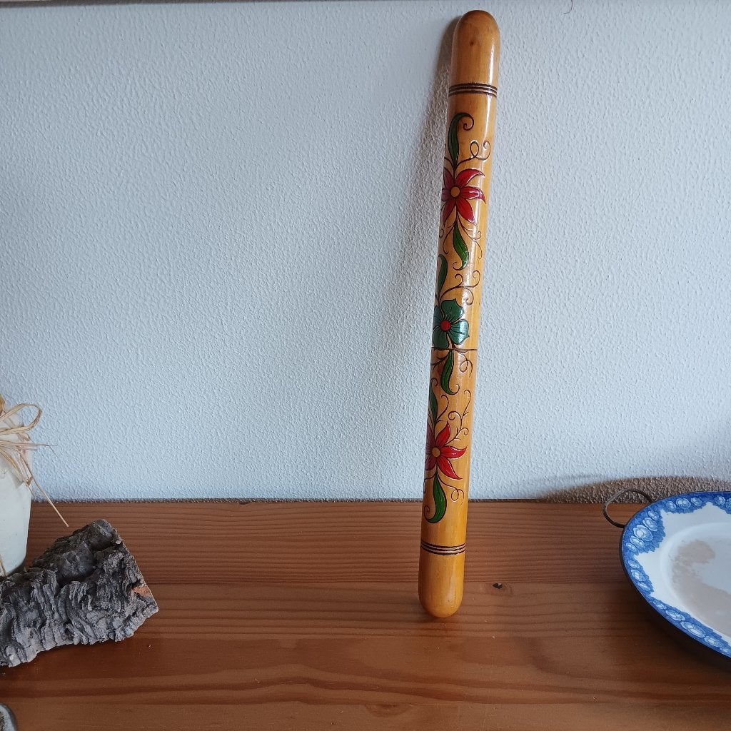 Brocante breinaalden koker van hout met bloemmotief., Ophalen of Verzenden, Gebruikt, Breien, Overige typen