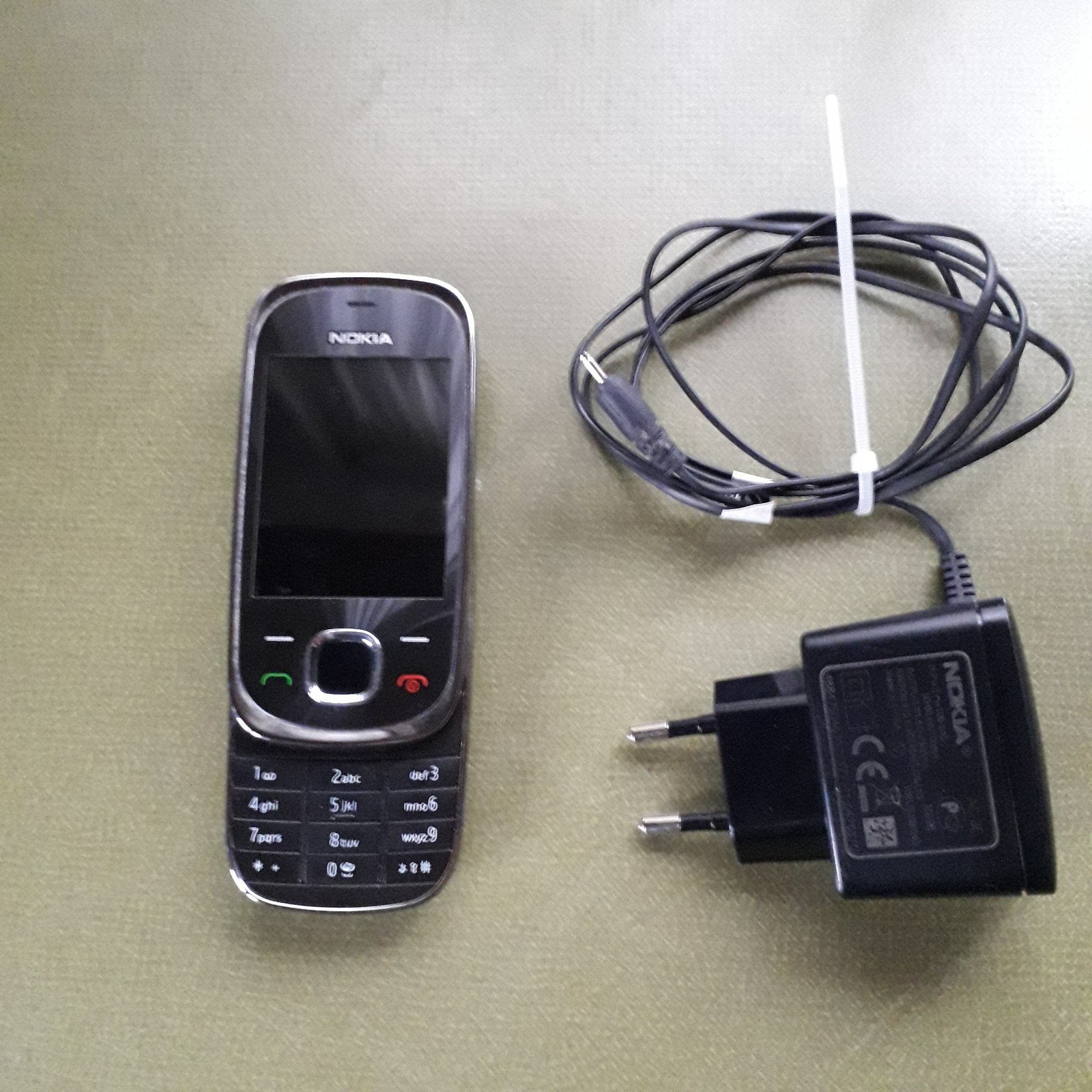Zeldzame Nokia 7230 Schuiftelefoon - Klassieke Mobiele Telef, Ophalen, Gebruikt, Schuifmodel, Zwart