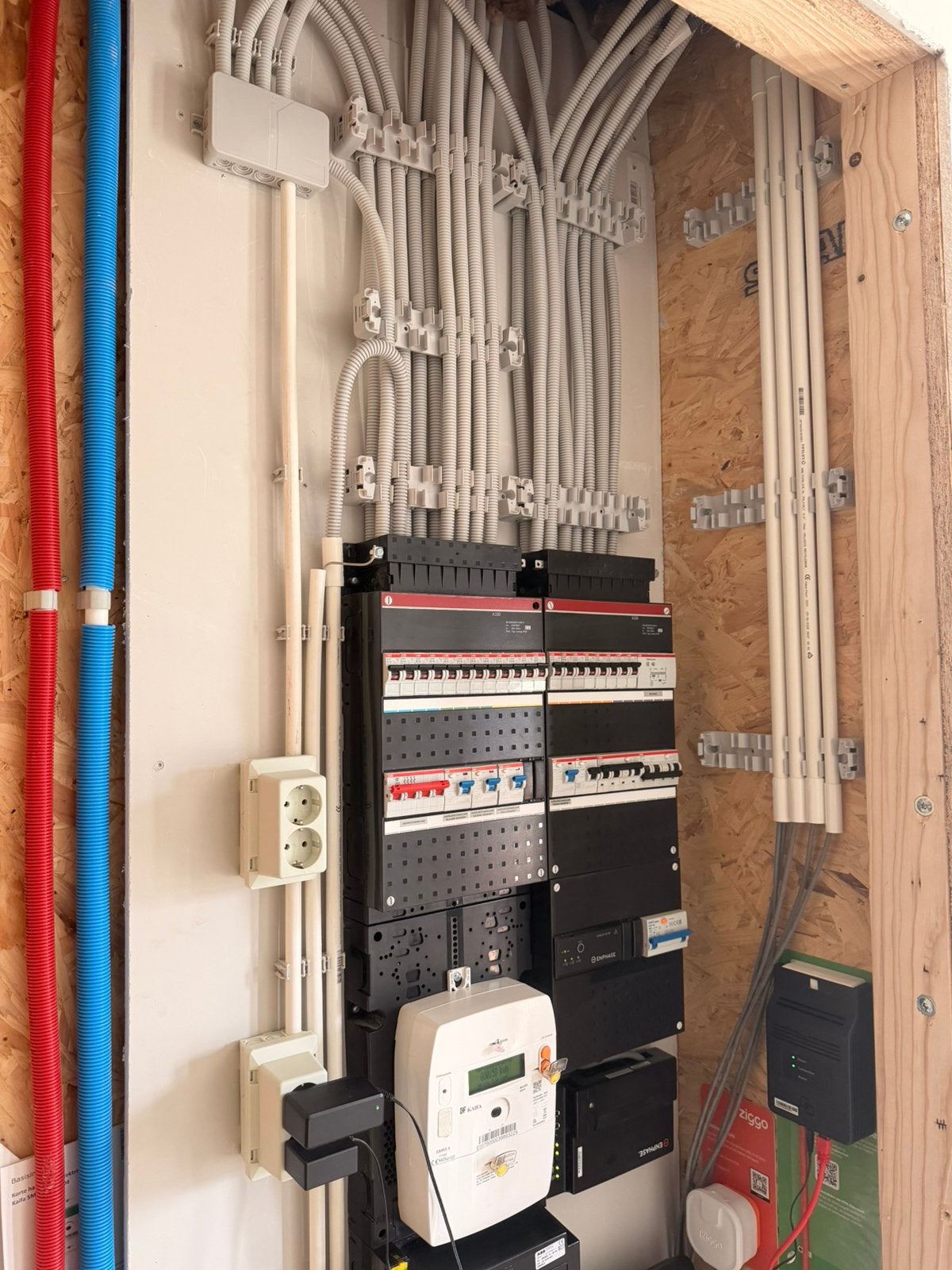 ELEKTRICIEN – ELEKTROTECHNISCHE INSTALLATIES, ZONNEPANELEN, 24-uursservice