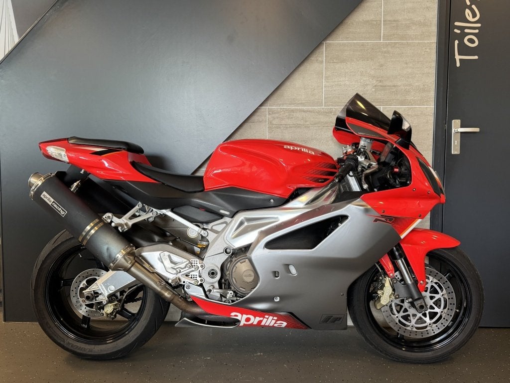 Aprilia Sport RSV 1000 R (bj 2004), Via Galileo Galilei 1
30033   Noale, IT, Aprilia, Bedrijf, Meer dan 35 kW