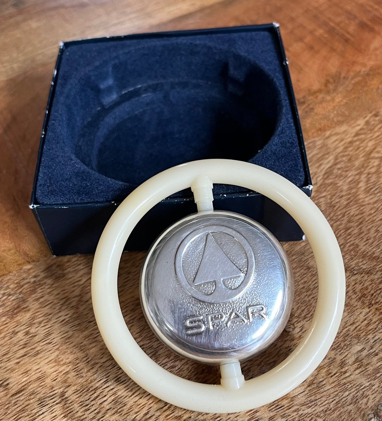 Verzilverde bijtring uitgegeven bij jubileum van SPAR, Antiek en Kunst, Ophalen of Verzenden