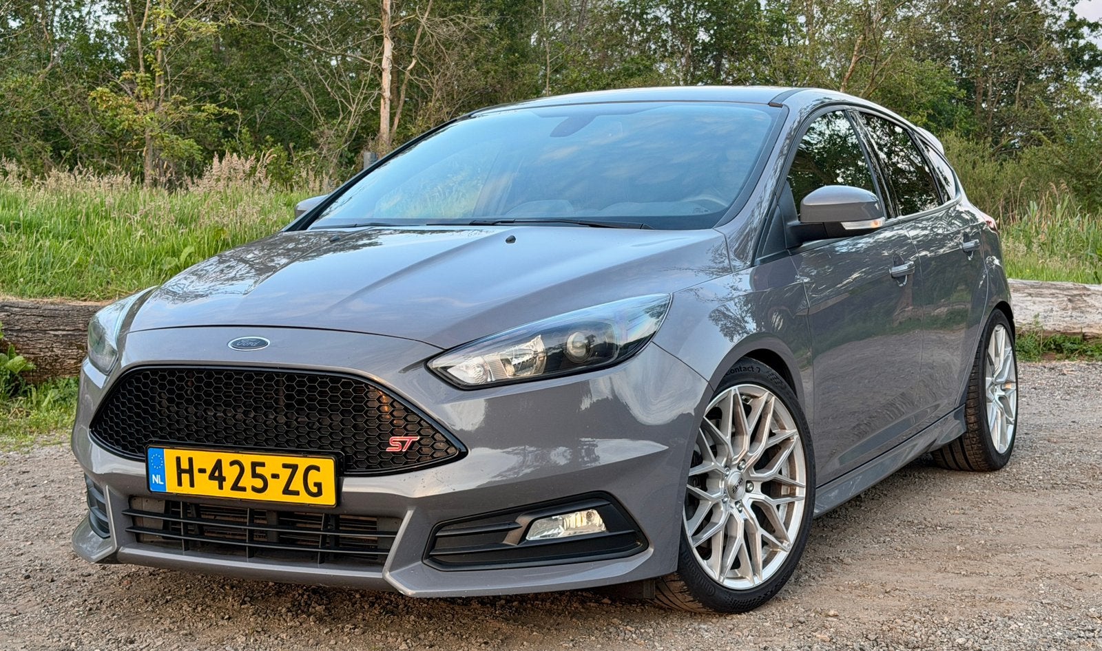 Ford Focus ST 2.0 Stealth grey, Milltek, perfecte staat!, Auto's, 15 km/l, Zwart, 4 cilinders, Handgeschakeld