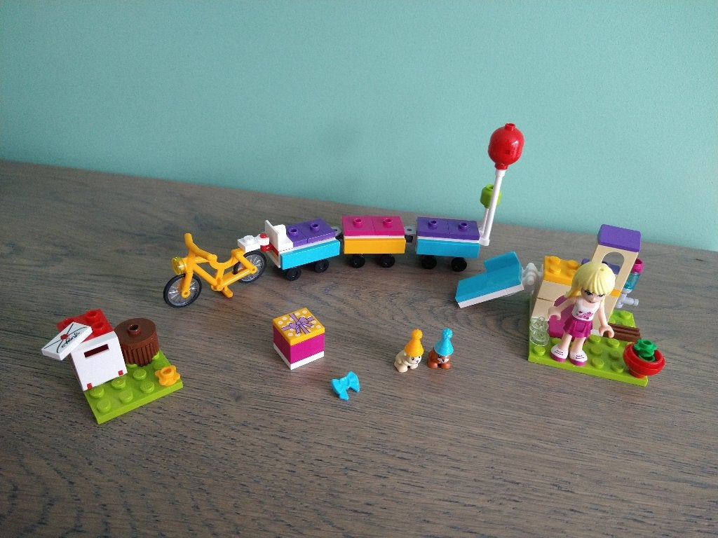 Lego Friends 41111 Stephanie feest trein hamsters feestje, Lego, Friends, Ophalen of Verzenden, Zo goed als nieuw