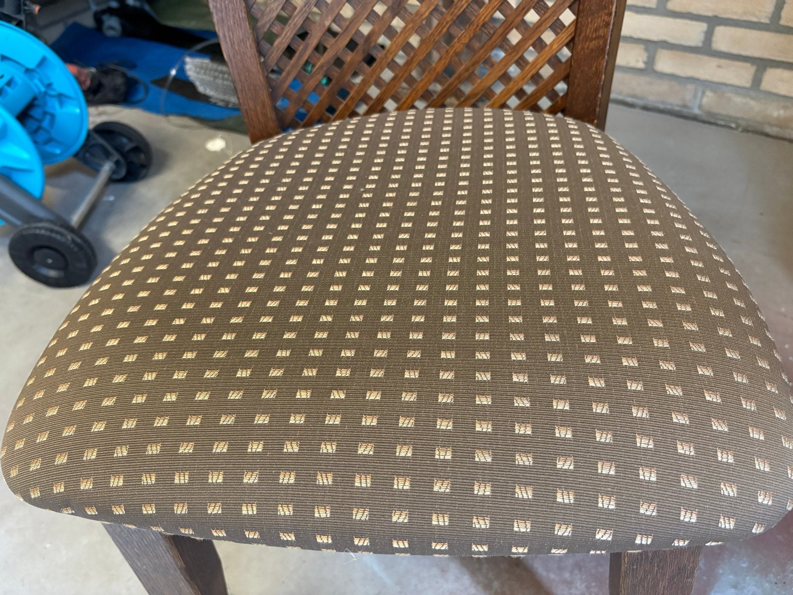 4 nette gestoffeerde stoelen voor mancave, restaurant, cafe, Huis en Inrichting, Stoelen, Ophalen, Zo goed als nieuw, Bruin, Vier