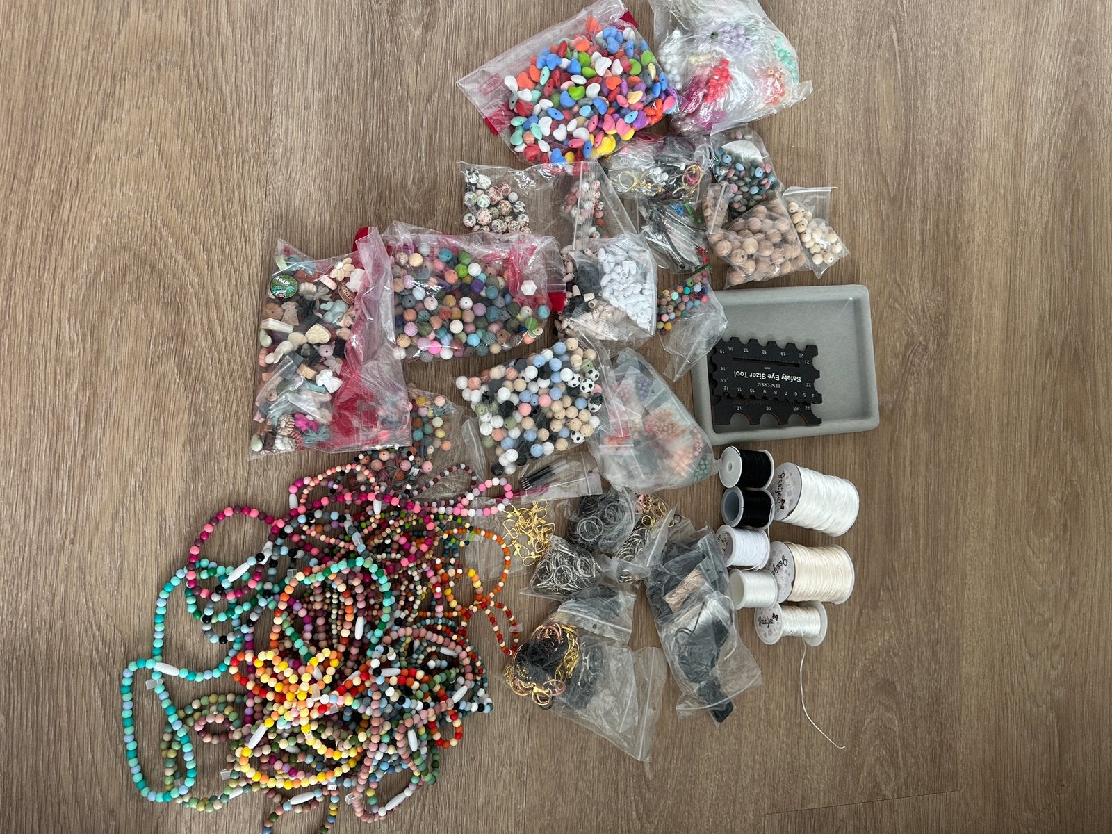 Nieuwe grote partij siliconen kralen en benodigheden, Hobby en Vrije tijd, Kralen en Sieraden maken, Ophalen of Verzenden, Nieuw