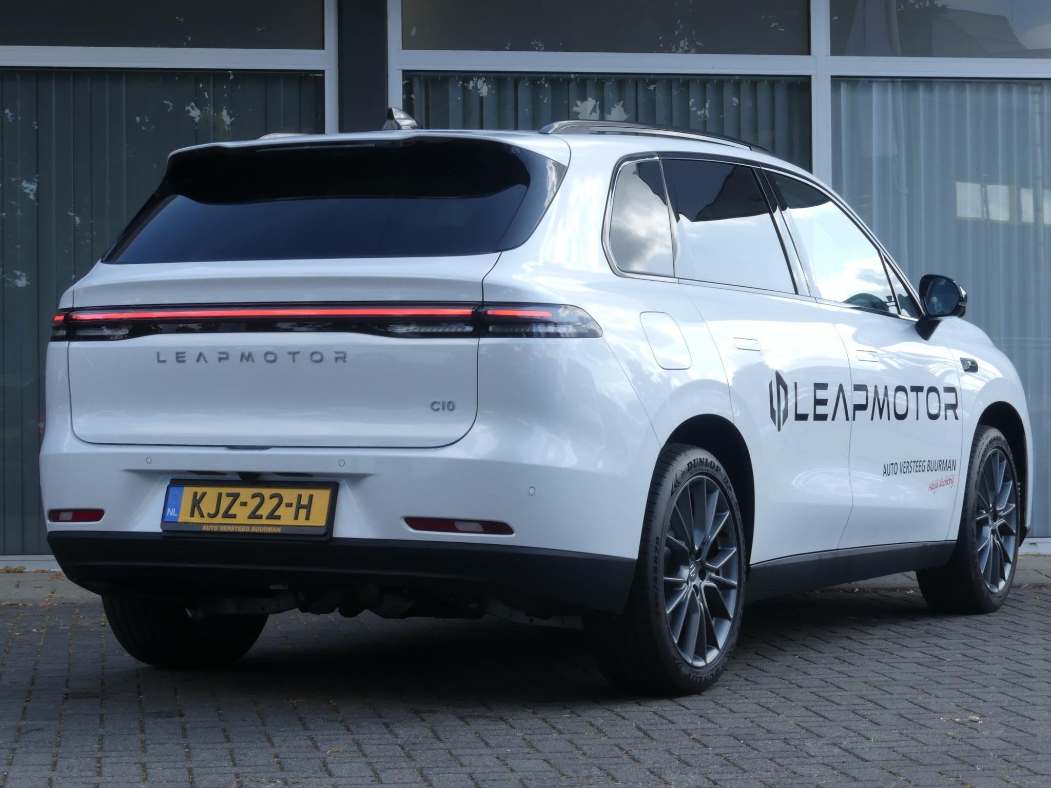 Leapmotor C10 REEV Design 28.4 kWh 215PK Automaat Navigatie,, Automaat, 12 maanden, Zwart, 4 cilinders